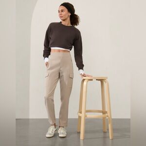 NWT-Athleta Feather Color Endless Cargo Pant, Size 0